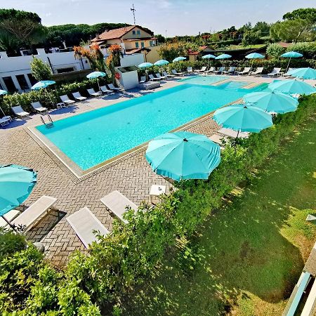 Apartments In Residence In Vada With Swimming Pool 450 Meters From The Sea Экстерьер фото